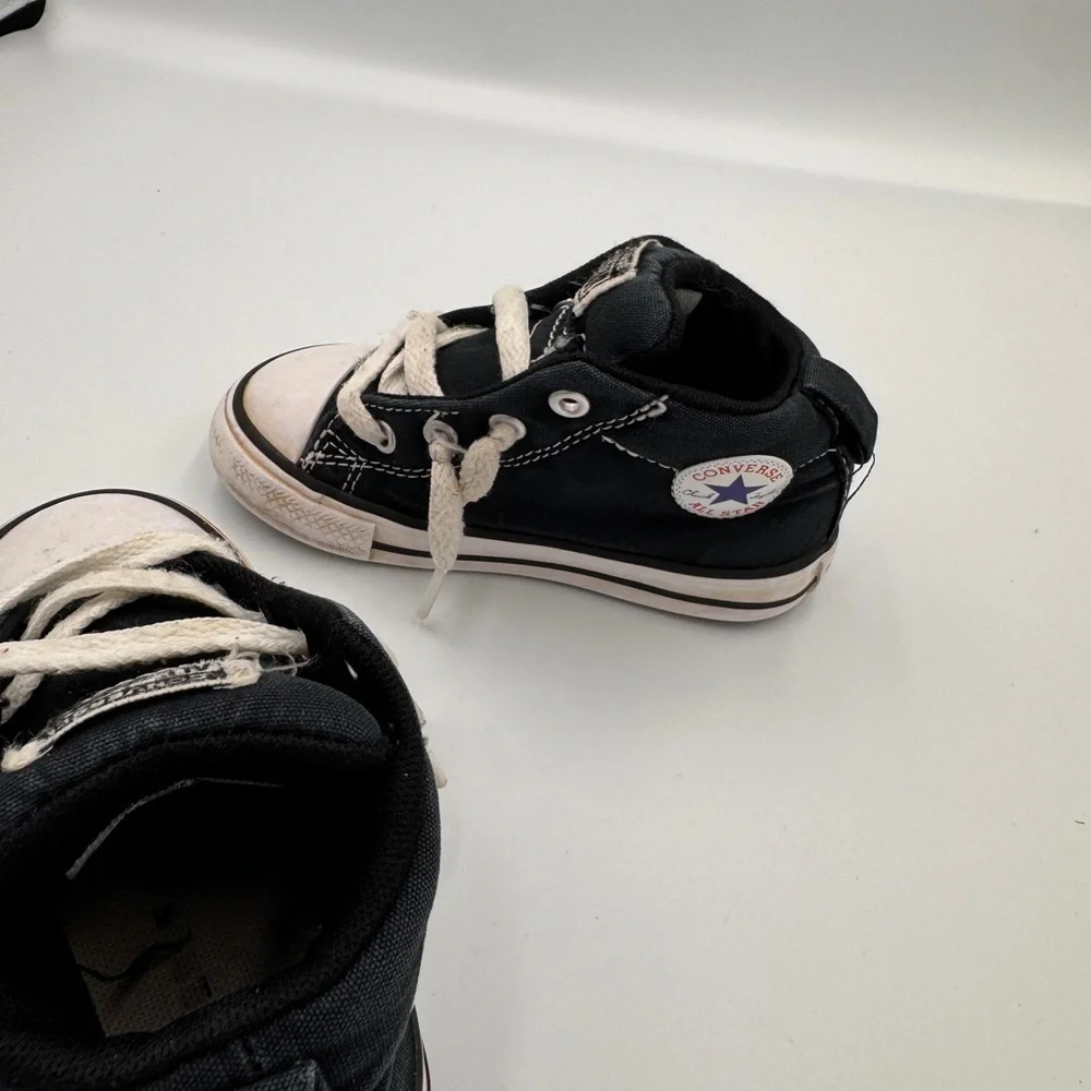 Converse Toddler Boy Girl Size 7 Black and White Kids High Tops Sneakers Shoes